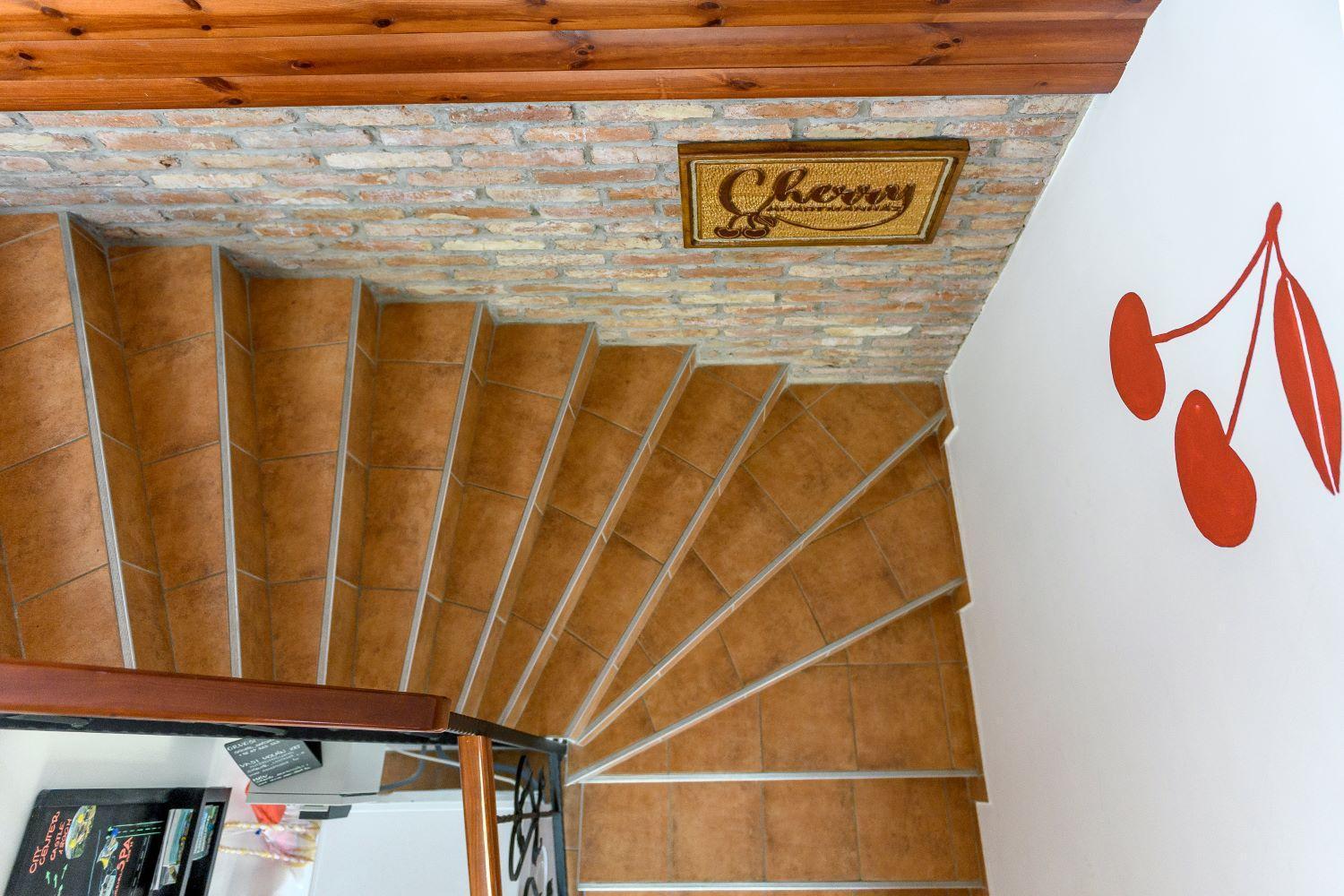 Cherry Apartmanhaz Sarvar Bagian luar foto