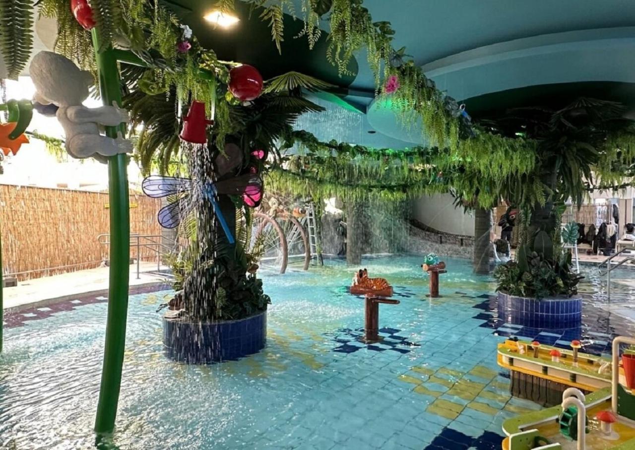 Cherry Apartmanhaz Sarvar Bagian luar foto